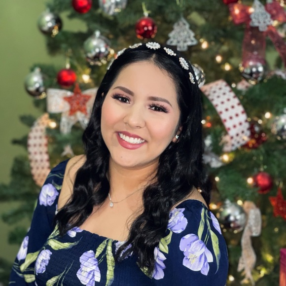 Meet your Posher, Jessica - Picture 1 of 1